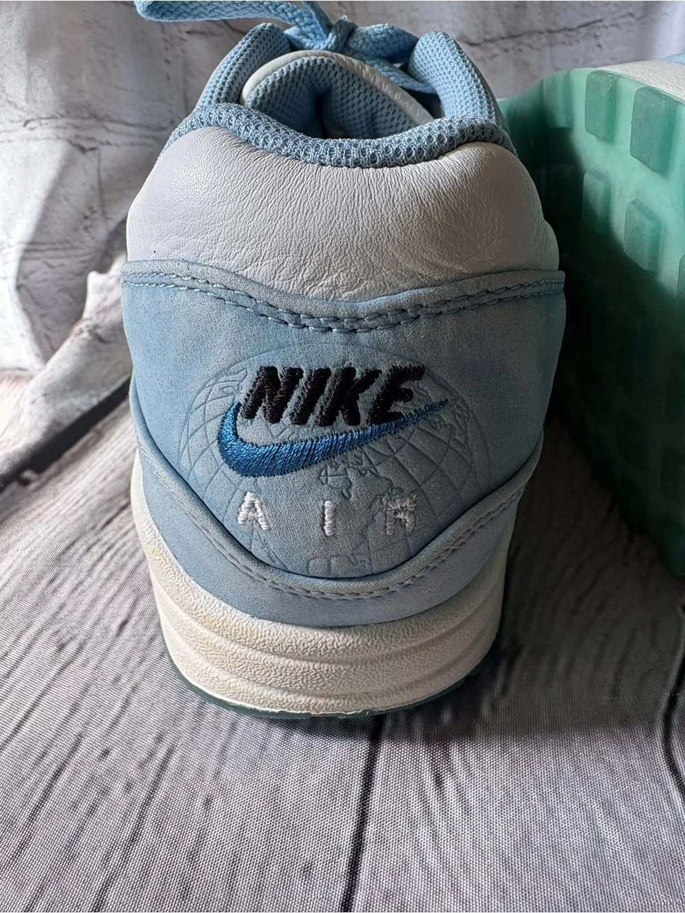 Nike classic low